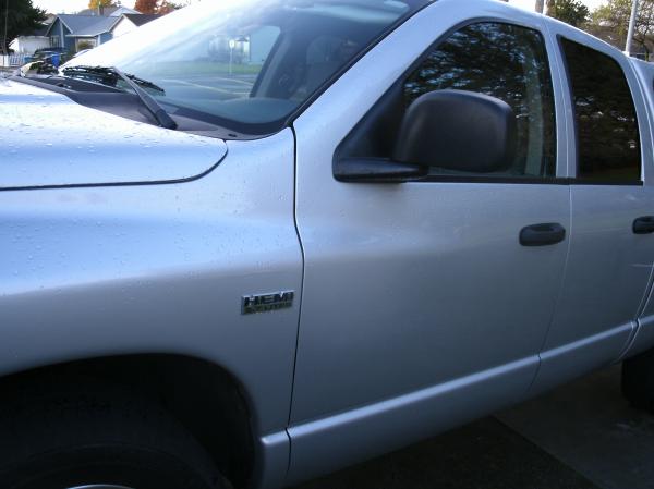 hemi badge left