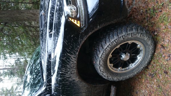 I'm pretty sure I need mudflaps. I was going to get fenderflares, but I changed my mind. unless I get wider wheel offset