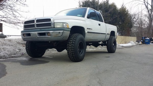 Just finished installing the dana 60s Just waiting on the rear driveshaft to return from being balanced and shortened.