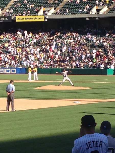 Mo pitching his last game in Oakland.