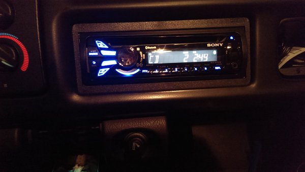 NEW STEREO I PUT IN