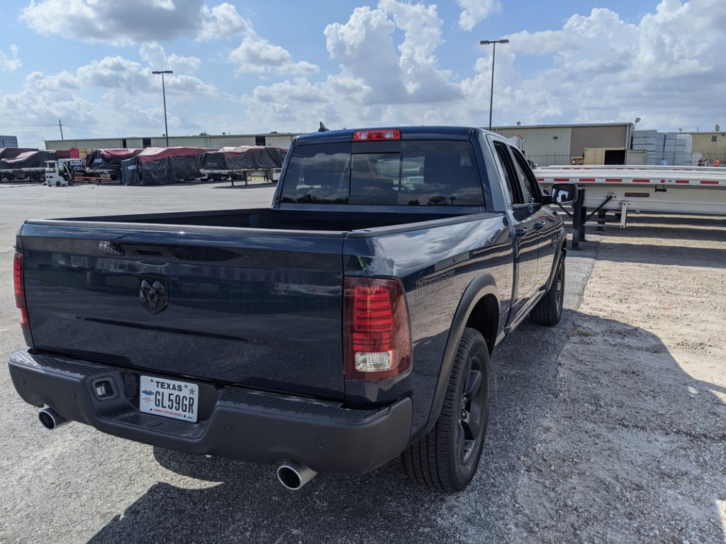 PXL-20201023-190537492