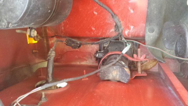 Stock, factory jack nestled in its home, the tools are also where they're supposed to be, don't think they've ever been used!