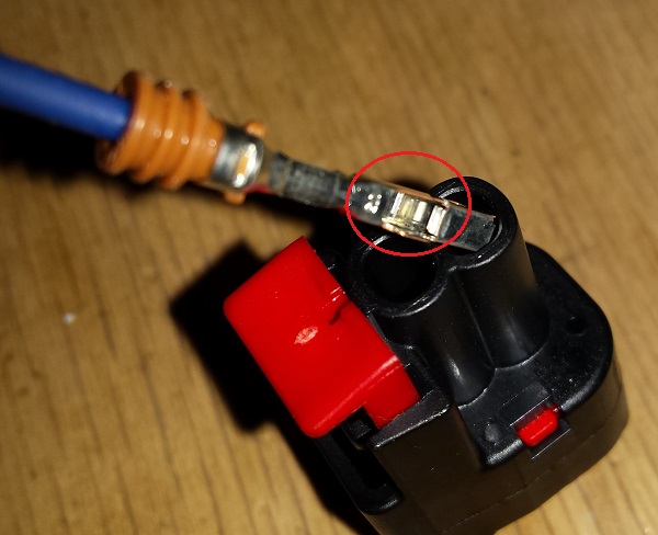 Take note of the notch in the terminal, it will line up with the tab in the connector.