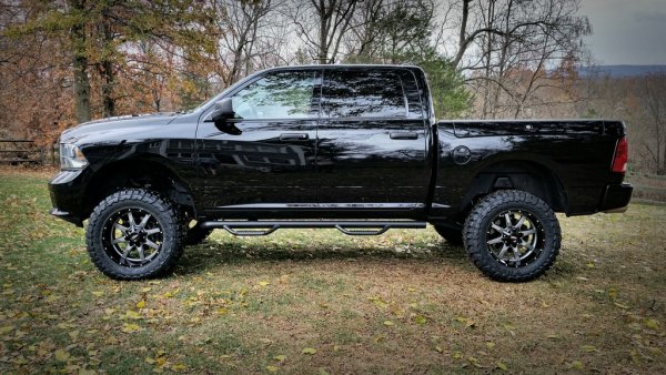Zone 6 inch lift + Billys @ 2.1 
20x10/-24 Moto Metal Gloss Gray 970
35x12.5 Toyo MTs