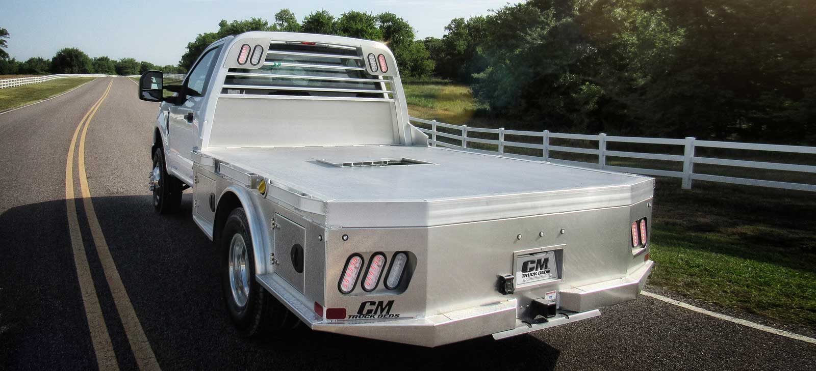 cmtruckbeds.com