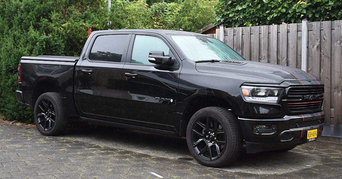 tailoredtrucks.com